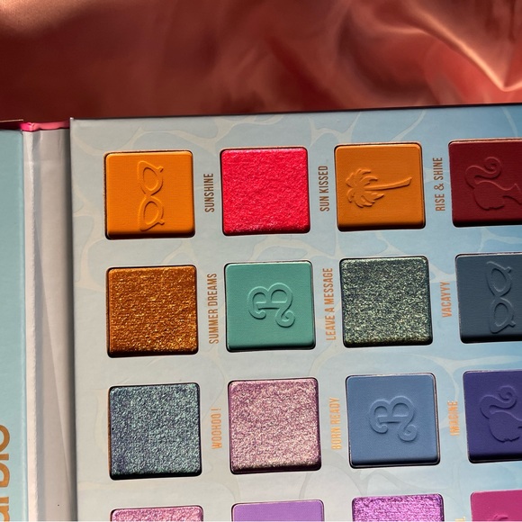 🩷NWT BARBIE EYESHADOW PALLET 🩷 - Picture 8 of 8